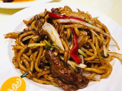 黑椒牛柳丝炒乌冬-龙记烧腊茶餐厅(常德路店)