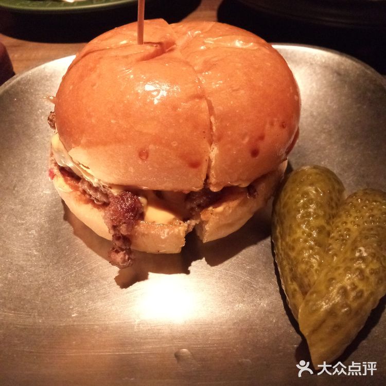 小伯格酒馆