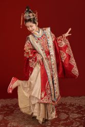 点击看大图 -挪娅婚纱摄影皇家会所