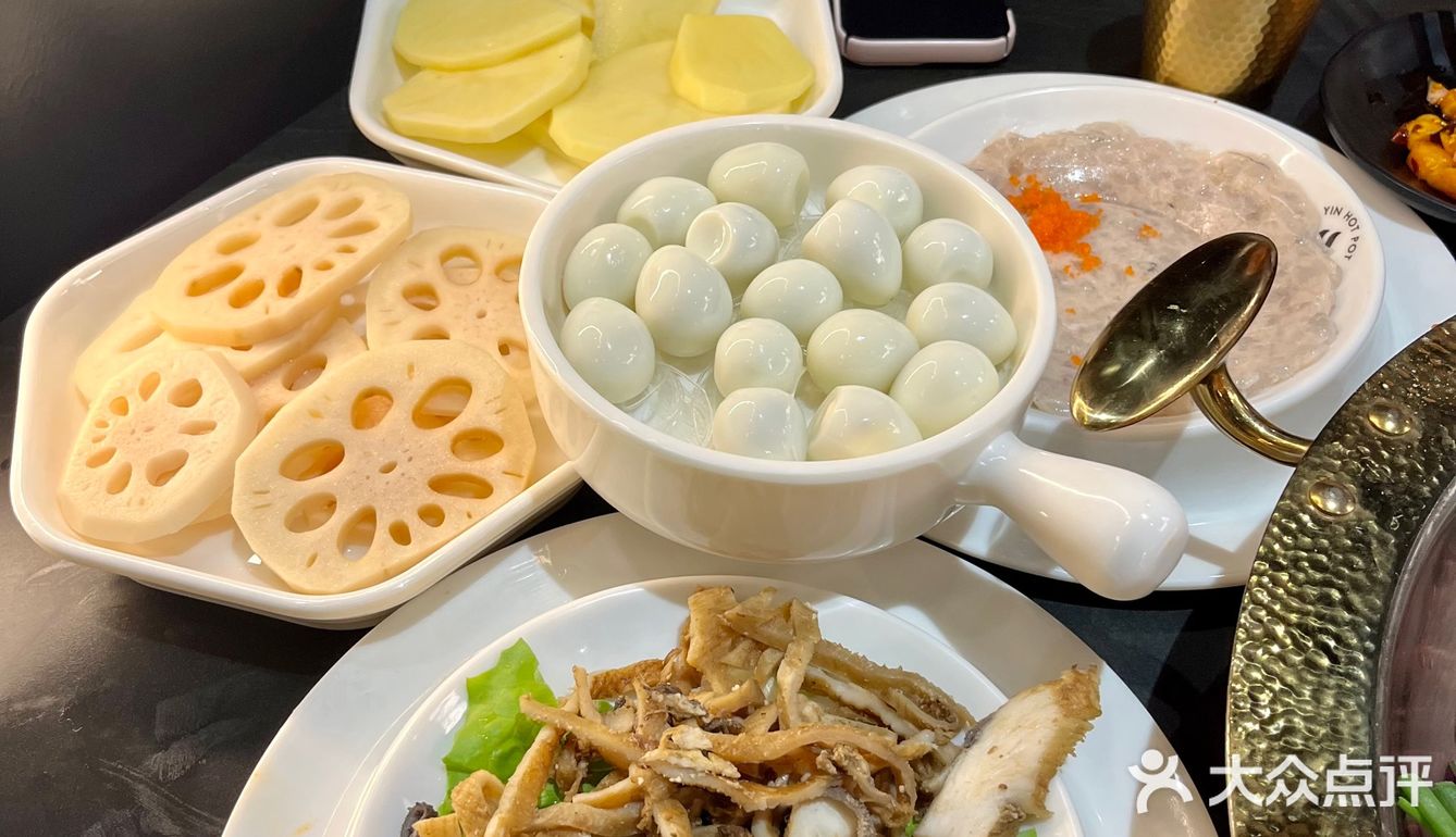 成都首家黑金火锅店❗️在吧台上吃火锅什么体验❓