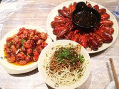 -巴厘龙虾·榜首油焖大虾(音乐学院·沿江酒馆店)