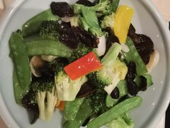 橄榄油炒田园时蔬-港丽餐厅(高德置地店)