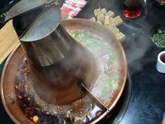 -果松木炭酸菜铜火锅·外婆参鸡汤