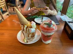 -Chom Cafe and Restaurant