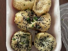 -小杨生煎(金山百联购物中心3楼店)
