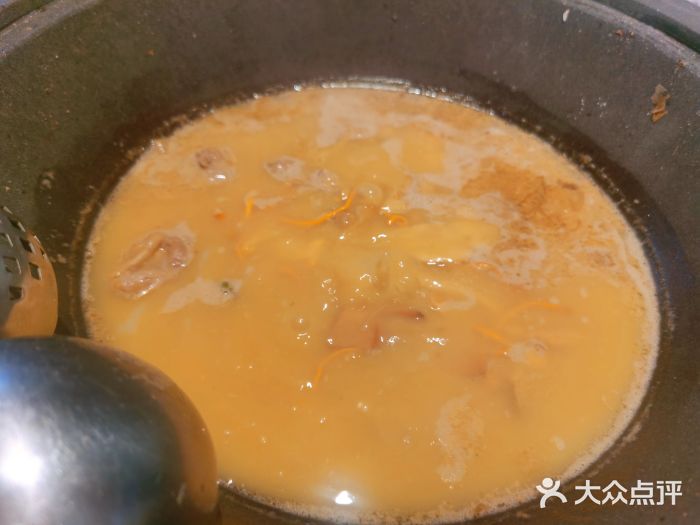 芸山季·云南野生菌火锅(宝能环球汇店)土鸡菌汤锅图片