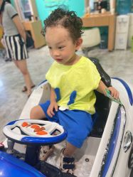 -爆米花儿童美发乐园