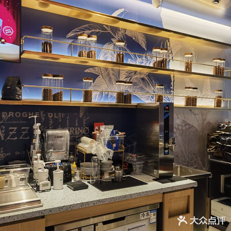 只适合外卖，不是密闭空间，在金安环宇出入口的门口