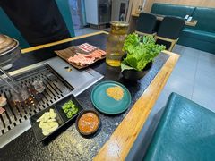 -臻牛烤肉