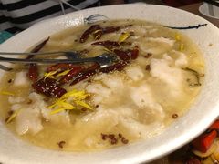菊花酸菜鱼-渝人码头 川菜店 Chungking Szechuan Cuisine