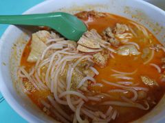 -亚王咖喱鸡米粉面