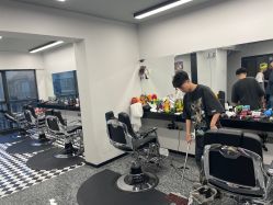 -15C7 男士理发馆 烫染专业店