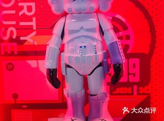 整体定位高端，奢华，雅致