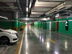 -白玉兰广场停车场