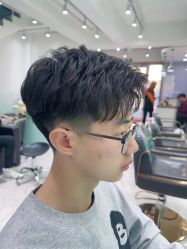 -妃格美发沙龙·烫发·染发