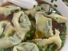 荠菜肉大馄饨红汤-吴家馄饨