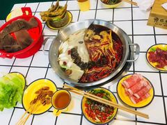 -巴隆门重庆老火锅(太湖路店)