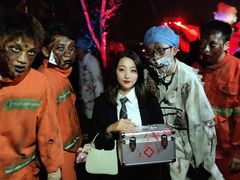 -七彩云南欢乐世界