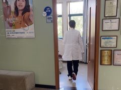 -茂菊口腔连锁(浦东南路店)