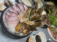 -红鼎豆捞·非遗鲍皇汤火锅(宝丰路店)