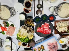 -红鼎豆捞·非遗鲍皇汤火锅(宝丰路店)