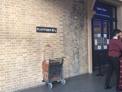 -九又四分之三站台哈利波特商店