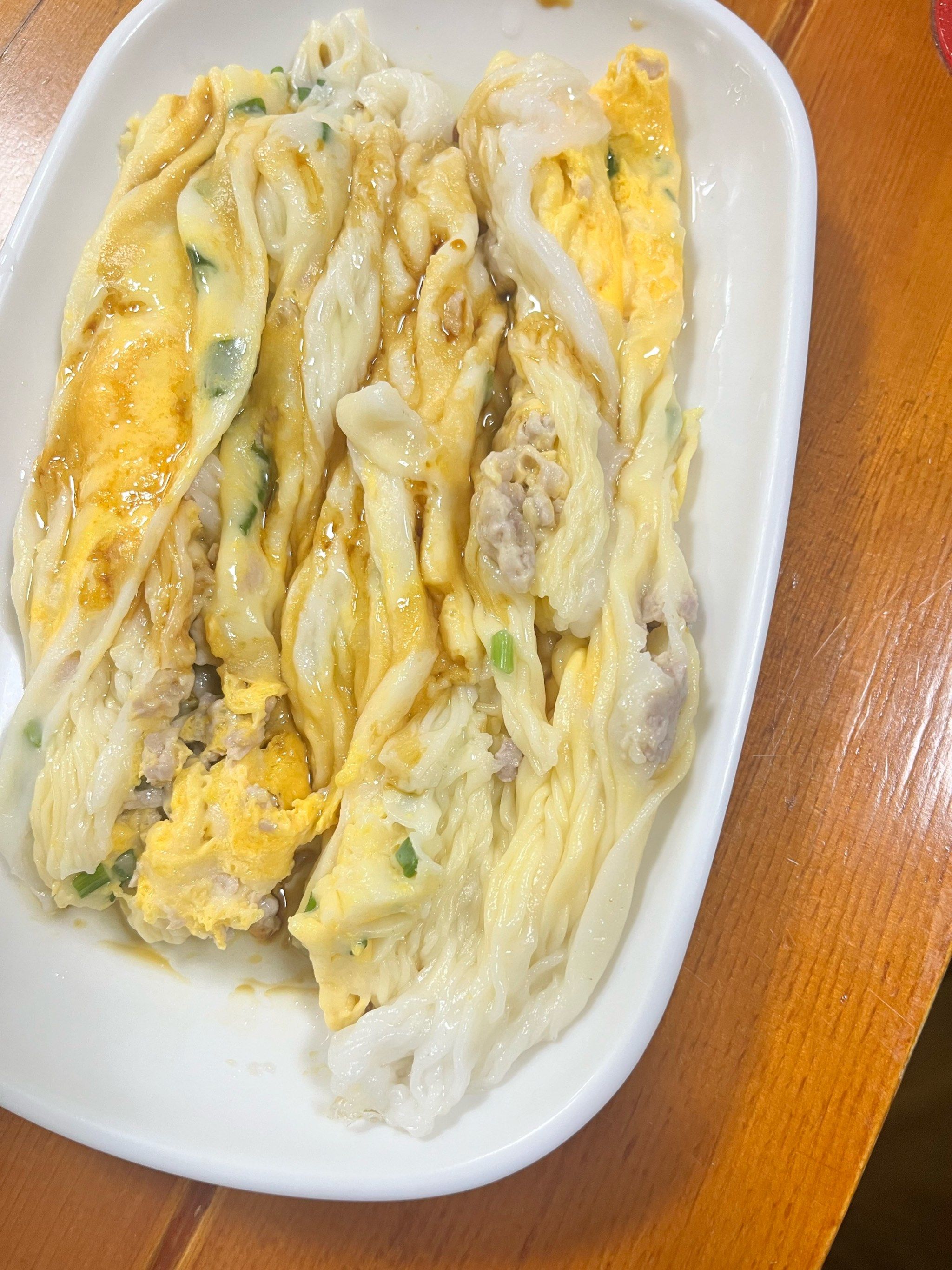 找车位「鸡爪」鸡爪是很住家饭的感觉「肉蛋肠粉」肠粉一上桌的时候