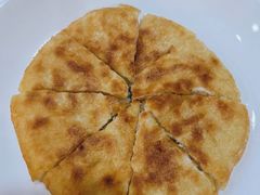 油炸青稞饼-乡土特色.冷锅鱼.牦牛肉汤锅