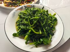 炒豌豆尖-潼南太安名鱼•特色江湖菜 太安鱼