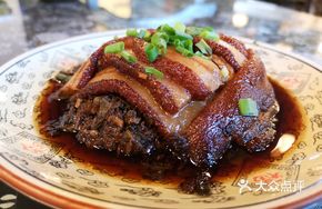 Old Steamed Pork with Rice Noodles