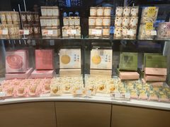 面包甜点陈列柜-好利来(东直门银座店)