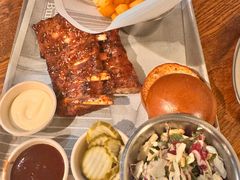 -Ribs & Burgers The Rocks