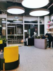 -PE SALON 