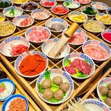 相当于人均50左右吃一大桌～·