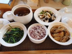-臻康乃馨月子中心(集美店)