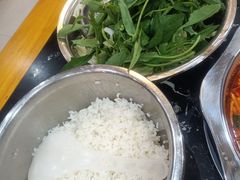 -黄利砖万峰林布依特色酸笋牛肉馆