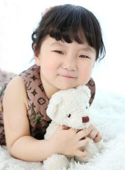 -现代经典婚纱摄影