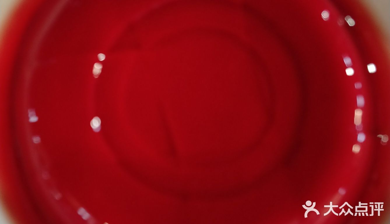 鲜鸭血和腊肠很好吃，那个胶原牛肉很有特点