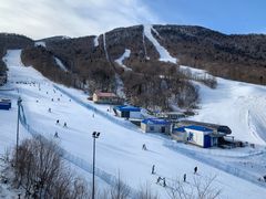 -亚布力新体委滑雪场