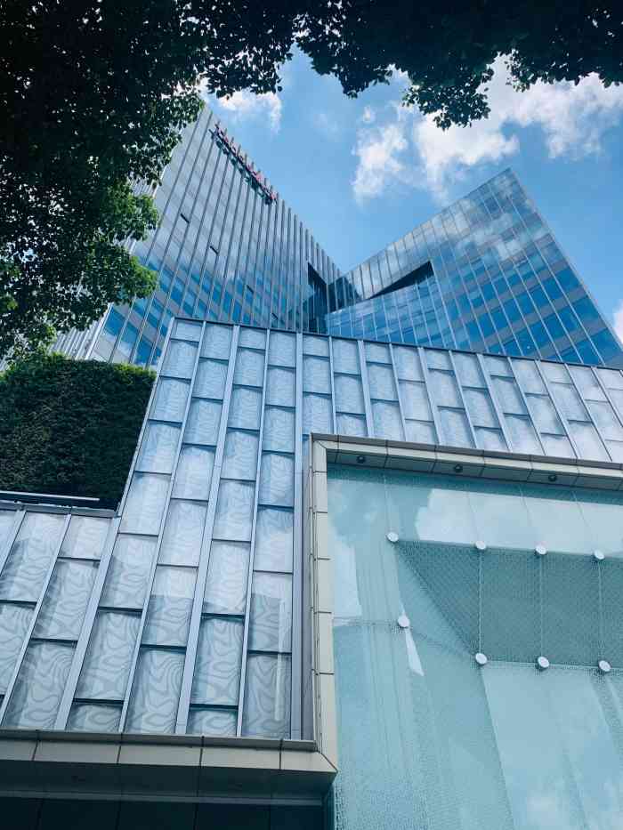 泰禾大厦-"在恒丰路汉中路口的一栋写字楼.门口有家快.