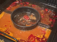 -老牌坊云南鱼豆花火锅(哈西万达店)