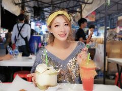 -席娜卡琳火车铁道夜市