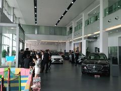 -奔驰上海利星(七宝店)