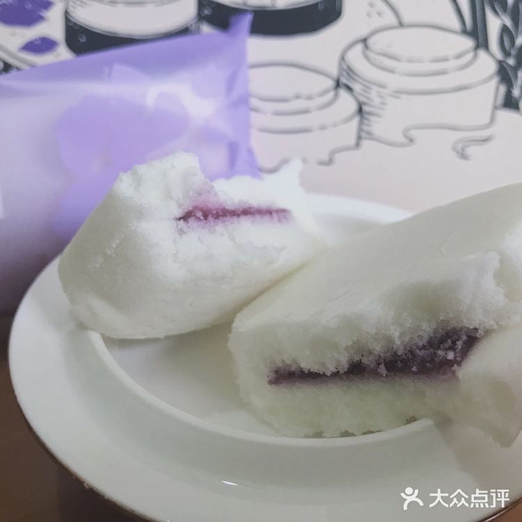 甜度恰好。可，多吃几小包，会稍甜腻了些