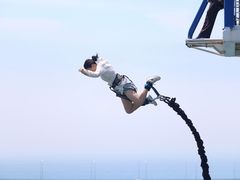 -星海蹦极娱乐