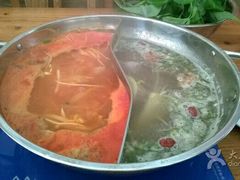 -苗伯妈酸汤火锅