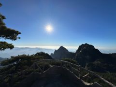 -黄山光明顶山庄