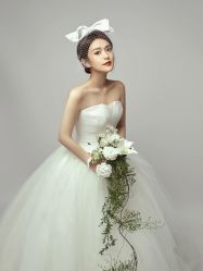 -不晚国际婚纱礼服