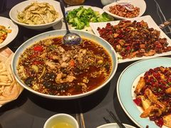 -粉墨特色菜·烧烤音乐酒馆