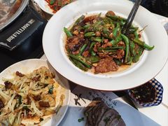 -阿瓦山寨·湘菜现炒·剁椒鱼头王(咸阳总店)